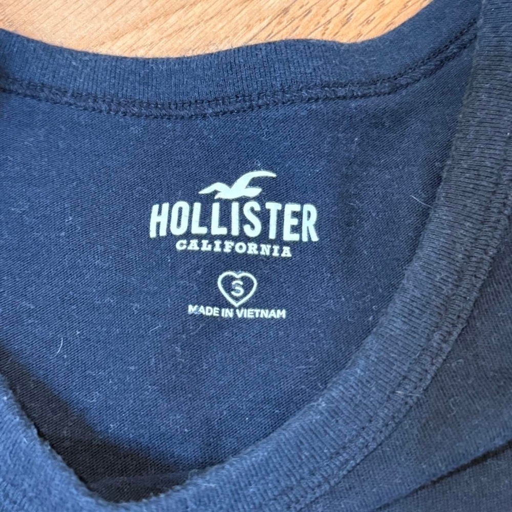 Hollister navy blue crop top t shirt San Diego California 100% Cotton Sz Small - Picture 3 of 6